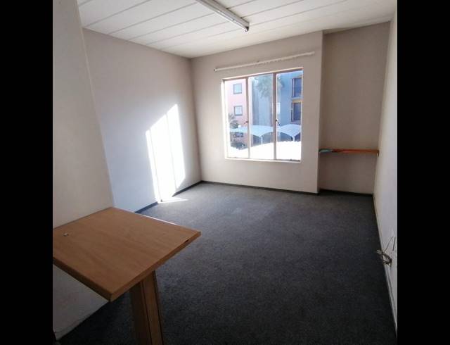 1 BEDROOM PROPERTY TO RENT IN DIE BULT